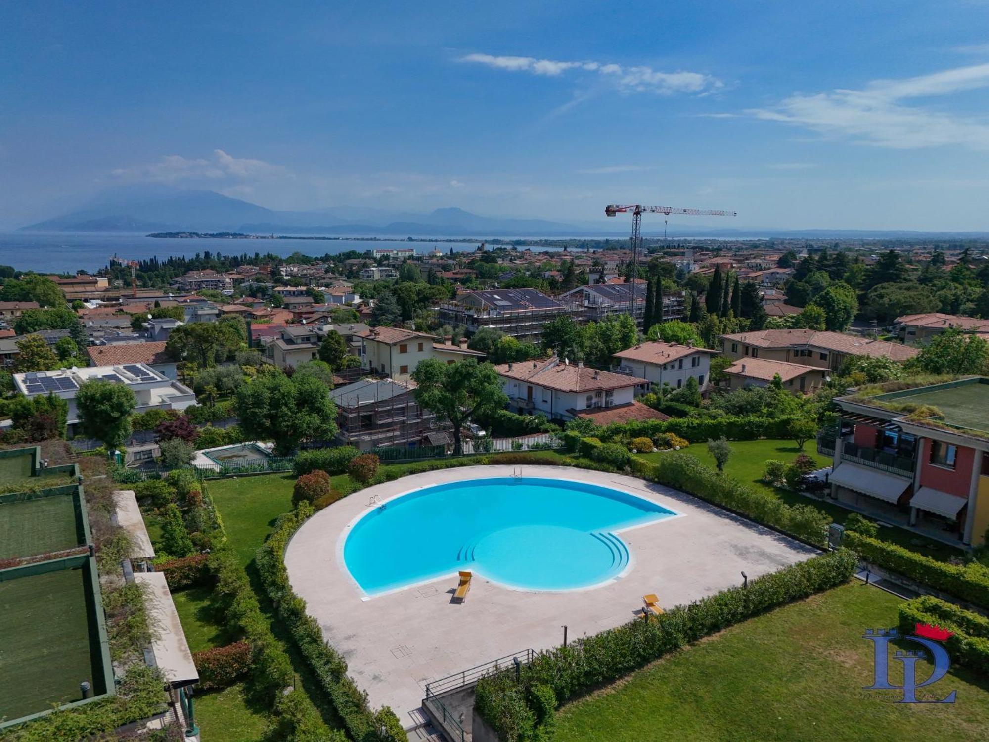 Desenzanoloft Official Partner Marriott Homes & Villas - Paradise Lake View In A 5 Pools Exclusive Residence Desenzano del Garda Exterior photo